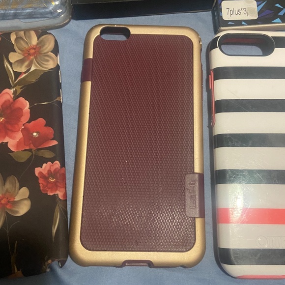 Lot of 8 iPhone Cases and 2 Screen Protectors - Picture 4 of 12